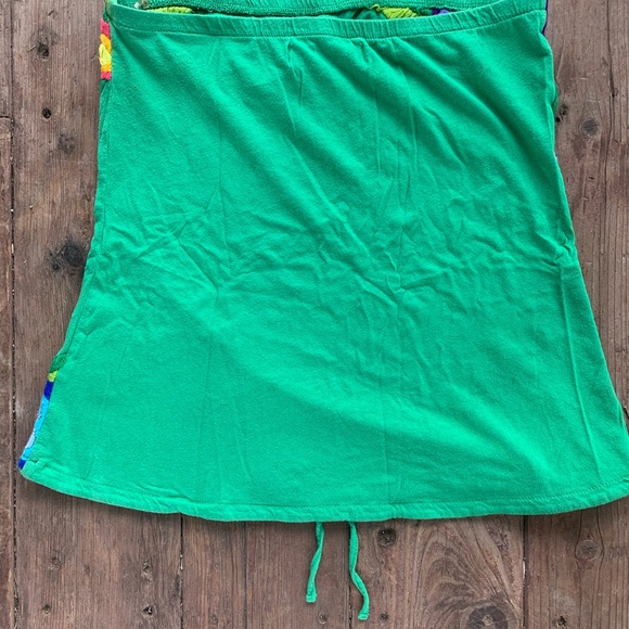 Embroidered green tube top - Picture 2 of 4